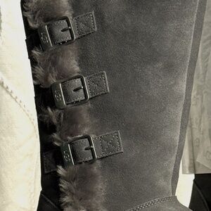 NEW!!!!!!   UGG WOMENS BOOTS SIZE 11